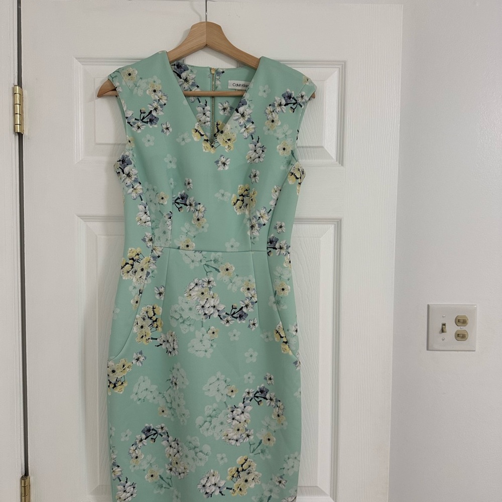Calvin Klein Green Sheath Midi Dress V-Neck Short Sleeve